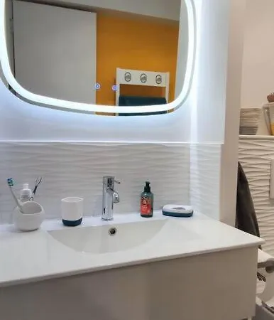 Appartement La Ciotat, Renove En Bord De *