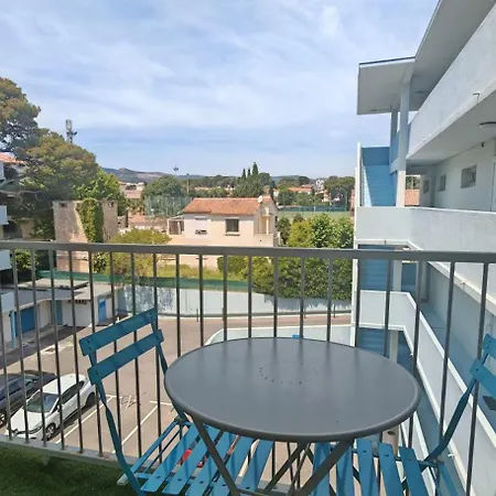 Sur La Grande De La Ciotat, Calme, Climatise, Avec Garage Prive Daire *