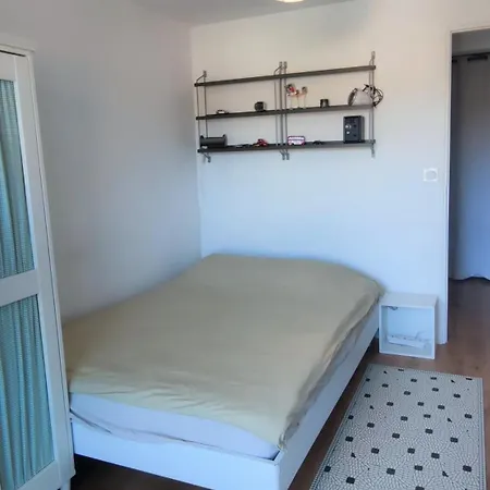 Daire Sur La Grande De La Ciotat, Calme, Climatise, Avec Garage Prive *